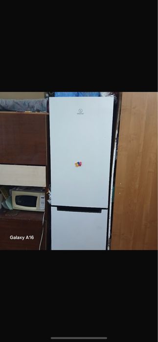 Холодильники две