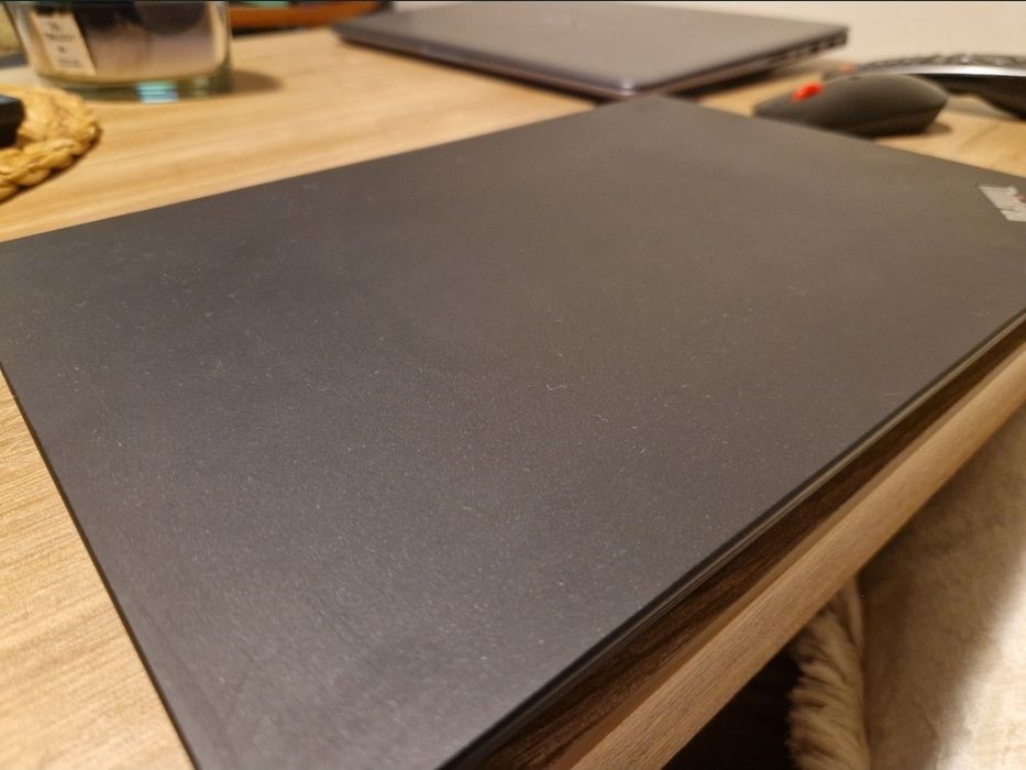 Лаптоп Lenovo T14 Gen2 много запазен - отлична батерия и тъч екран