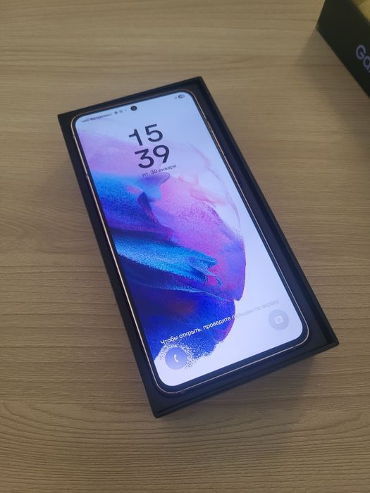 Телефон Samsung S21