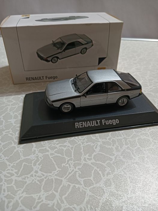 Machete Renault scara 1:43