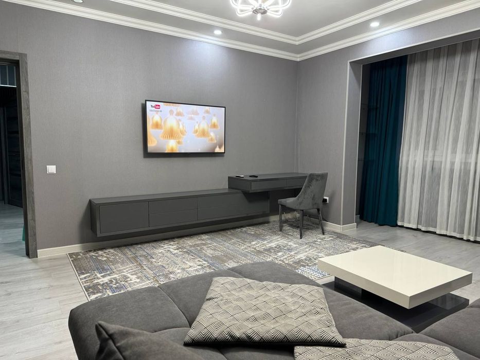 Срочно Сдаётся квартира улица Садик Азимова 2-комн авторский ремонт