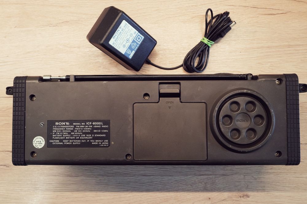 Radio de colectie Sony ICF 6000 mare receptie  radioamatori