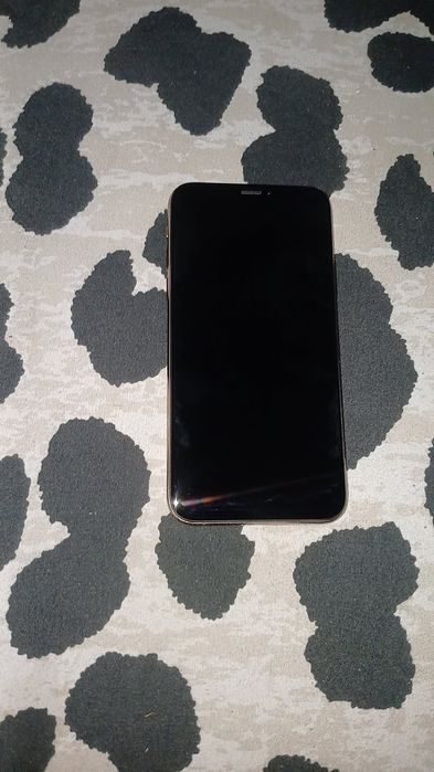 Vând iphone xs e foarte bun