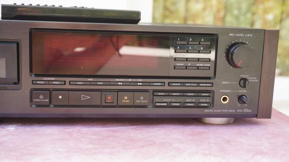 Casetofon digital DAT Sony DTC-55ES