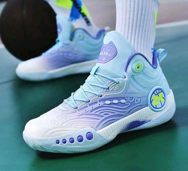 Нови баскетболни маратонки