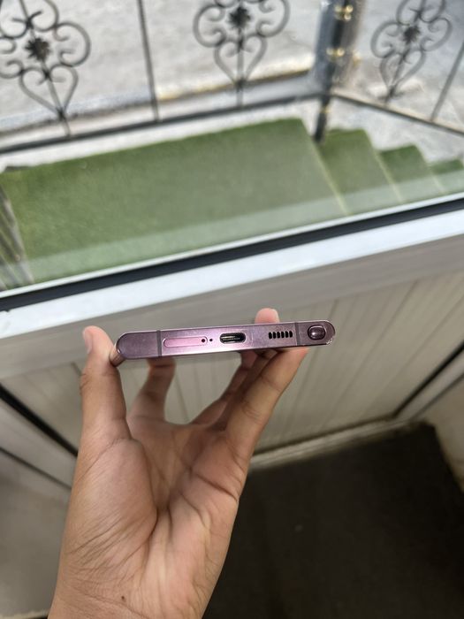 Samsung galaxy s22 ultra 12/256gb holati yaxshi