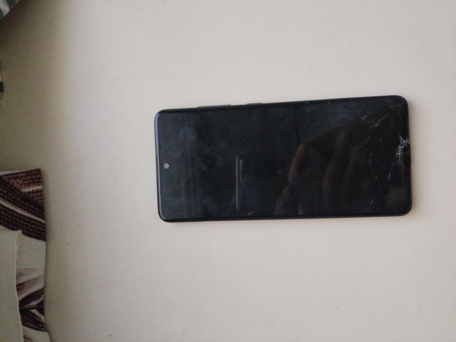 Продаю телефон самсунг