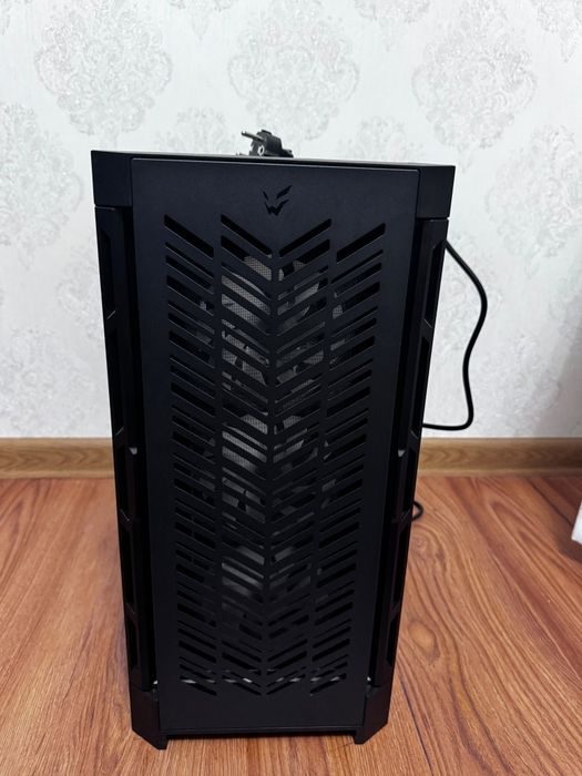 Игровой компьютер с периферией