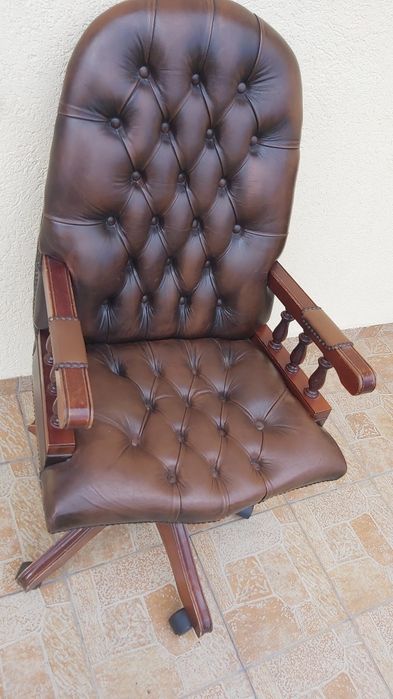 Scaun directorial chesterfield