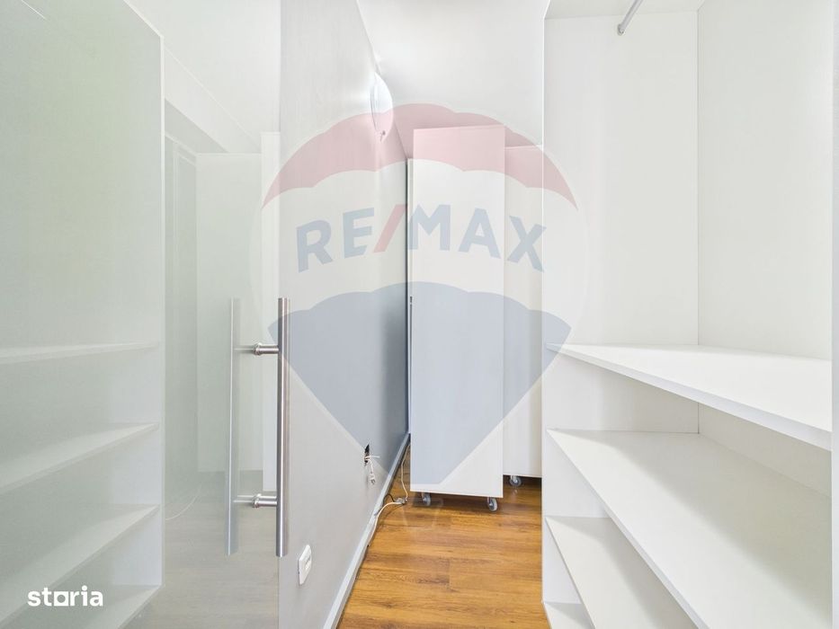 De inchiriat apartament 4 camere | Curte 127 mp | Foisor & parcare