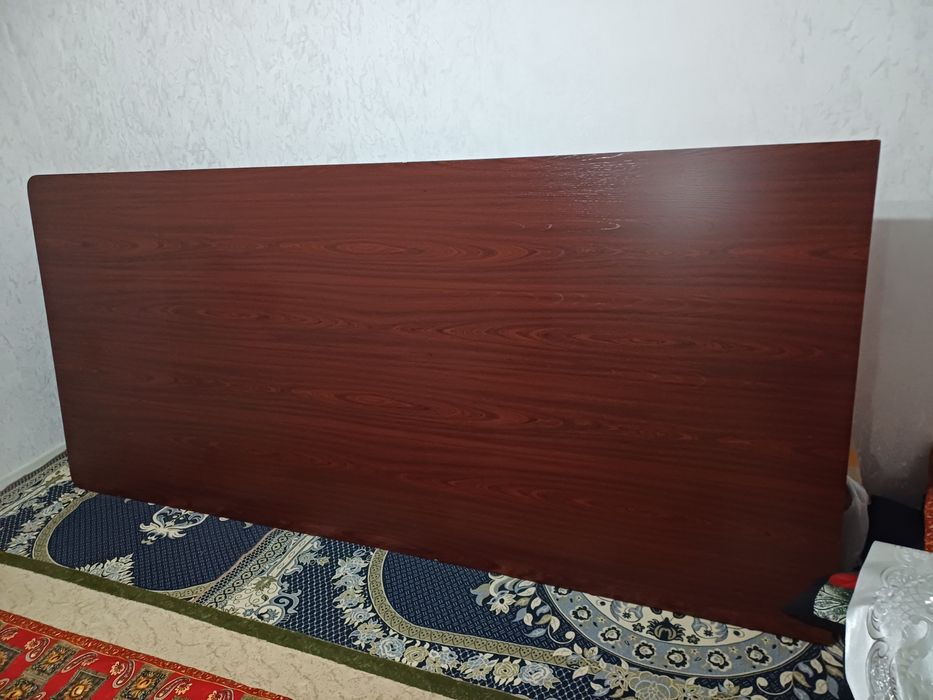 Стол для гостиной