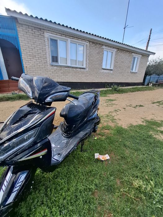 Скутер 150 куп  250 000