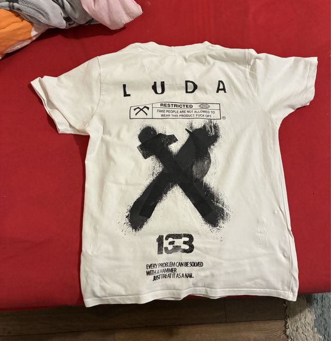 Луда артикули запазени