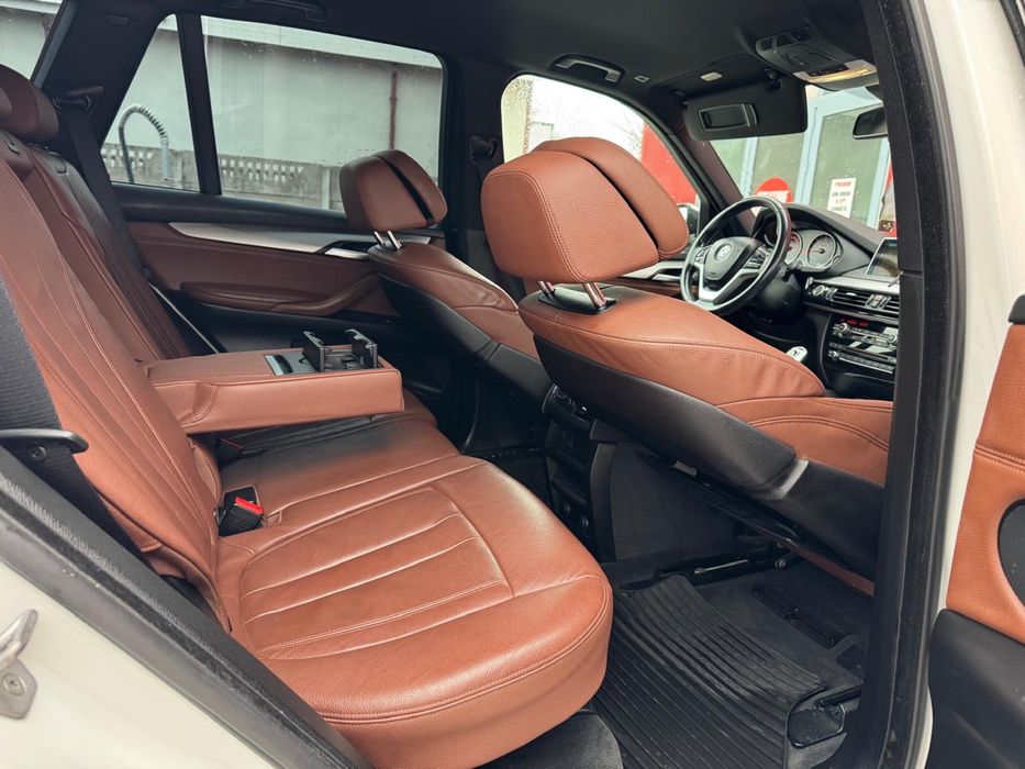 Bmw X5 2.0 X-drive carte service