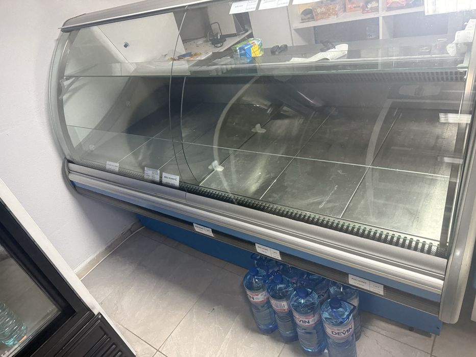 Фризери и витрина