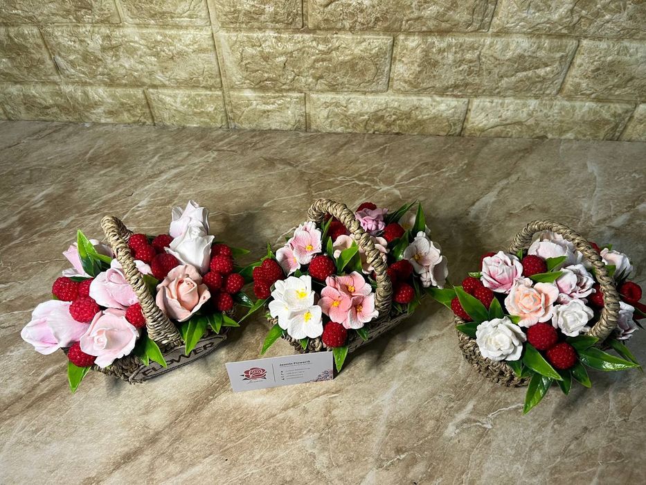 Kichkina savatchali gullarimiz