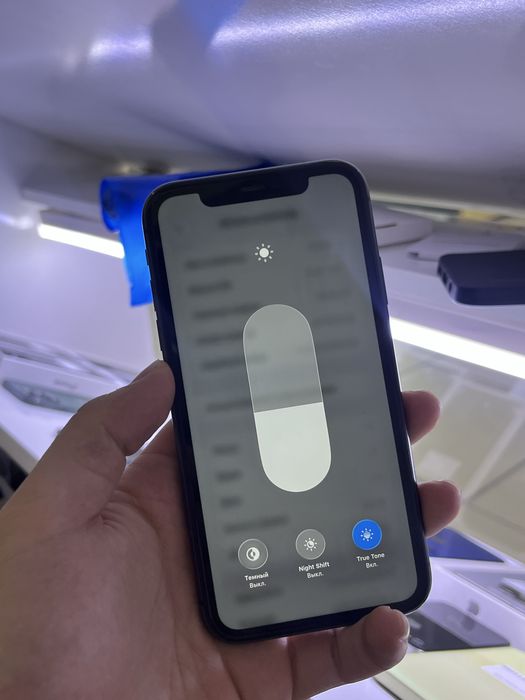 iPhone 11 в отличном состоянии