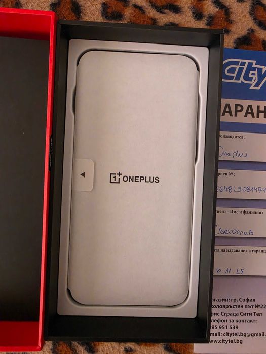 Oneplus 15,черен, 16 рам, 512 ром.