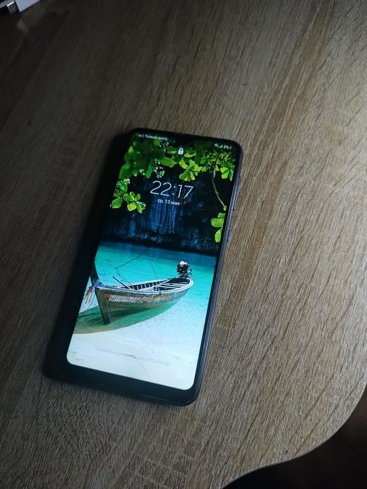 Samsung A10          .