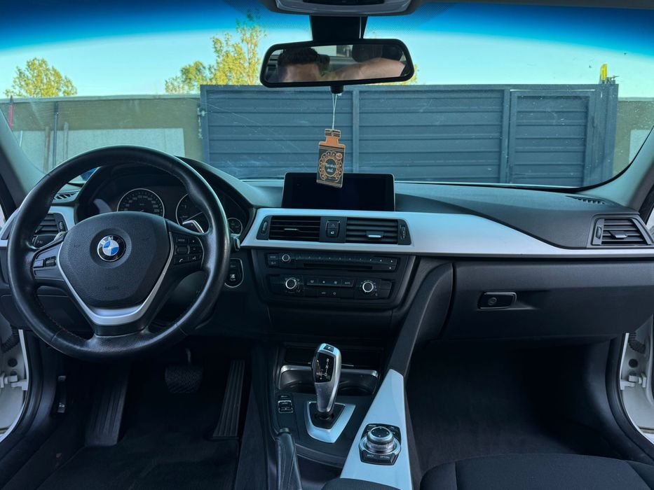Vand bmw 320d f30 automat M-pachet