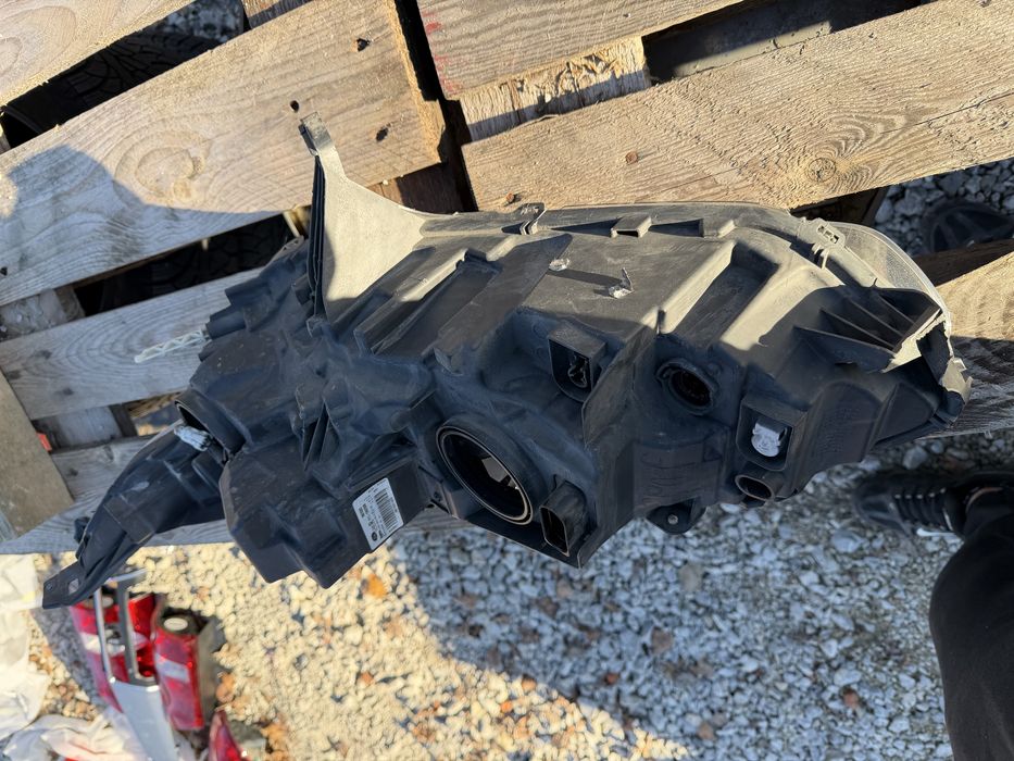 Фар Ford Transit Connect