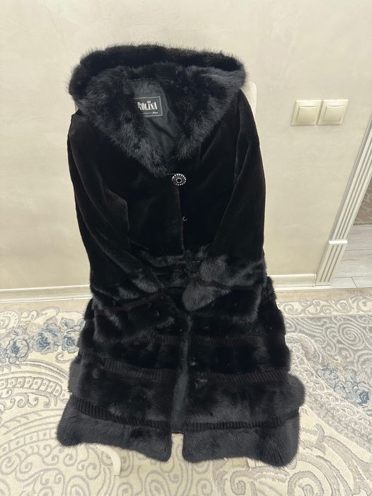 Продам норковую шубу с капюшоном