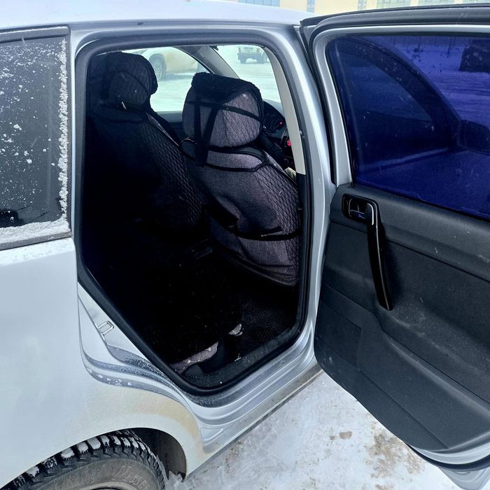 Продам авто фольцваген polo 2002 года