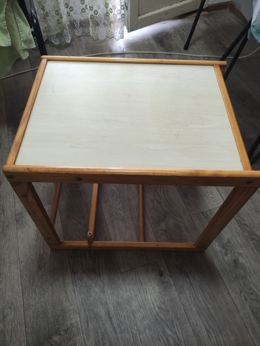 Столик детский деревянный