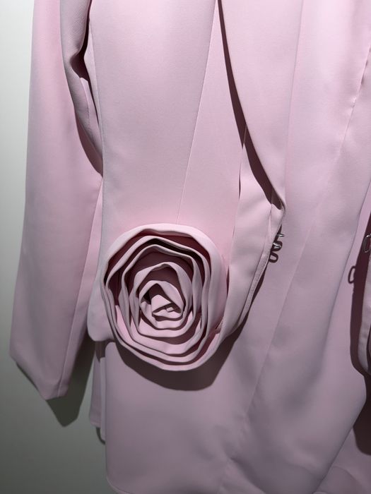 Нов костюм Valentino