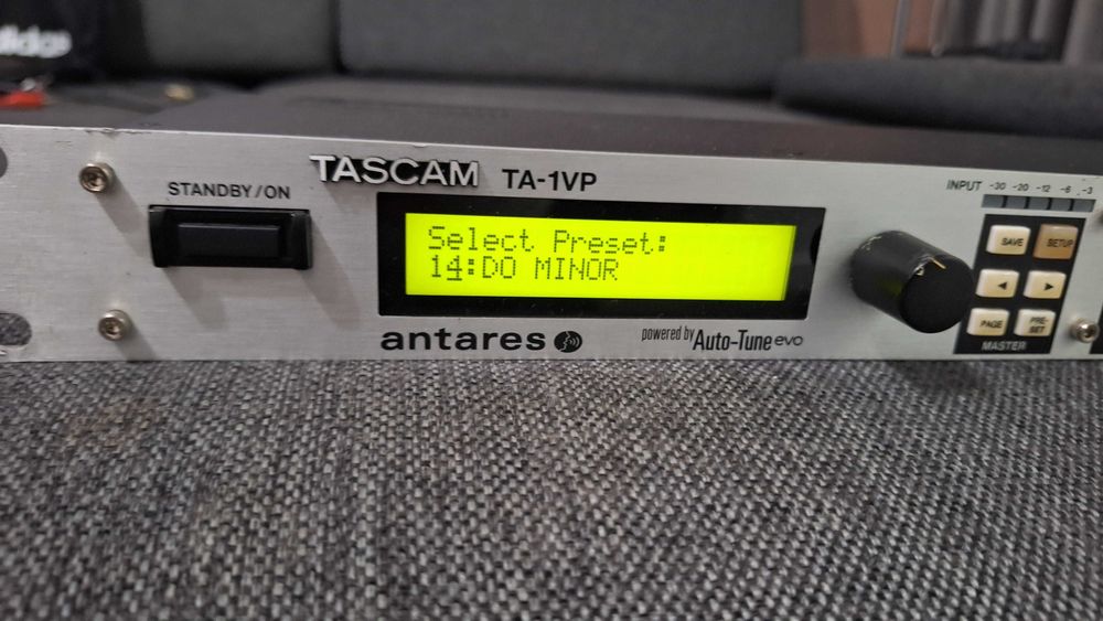 Vand Tascam TA-1VP,cu tonalitatile scrise