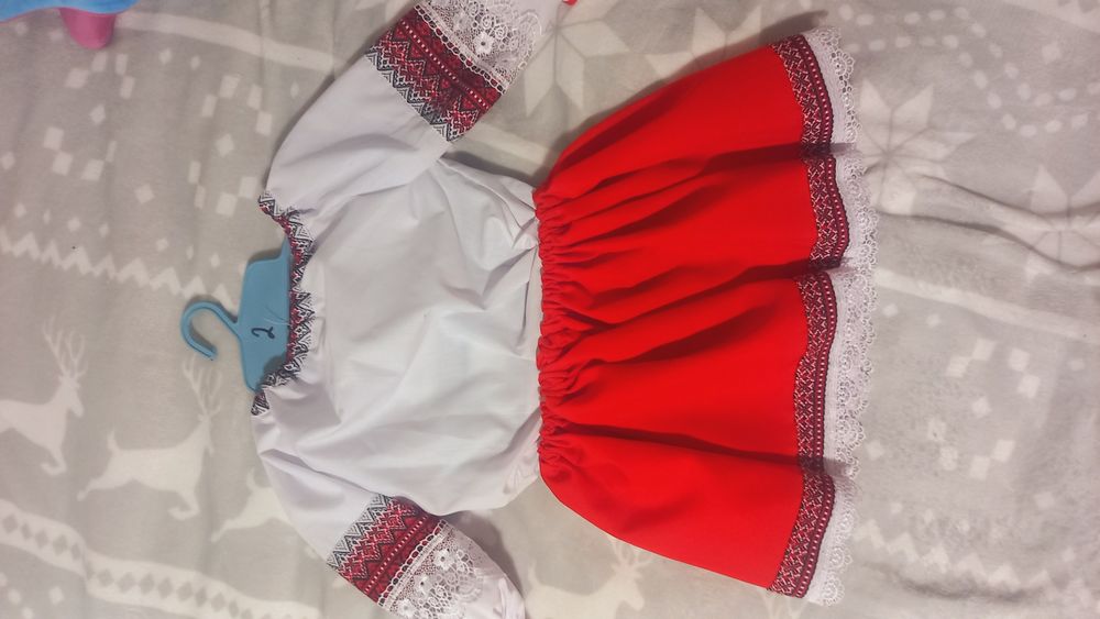 Costum national pentru fete