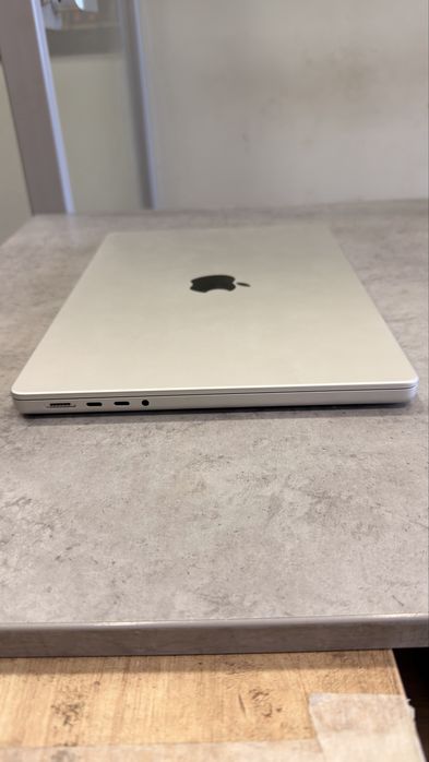 Macbook Pro 14' M4 PRO 512 24 RAM 35 цикъла