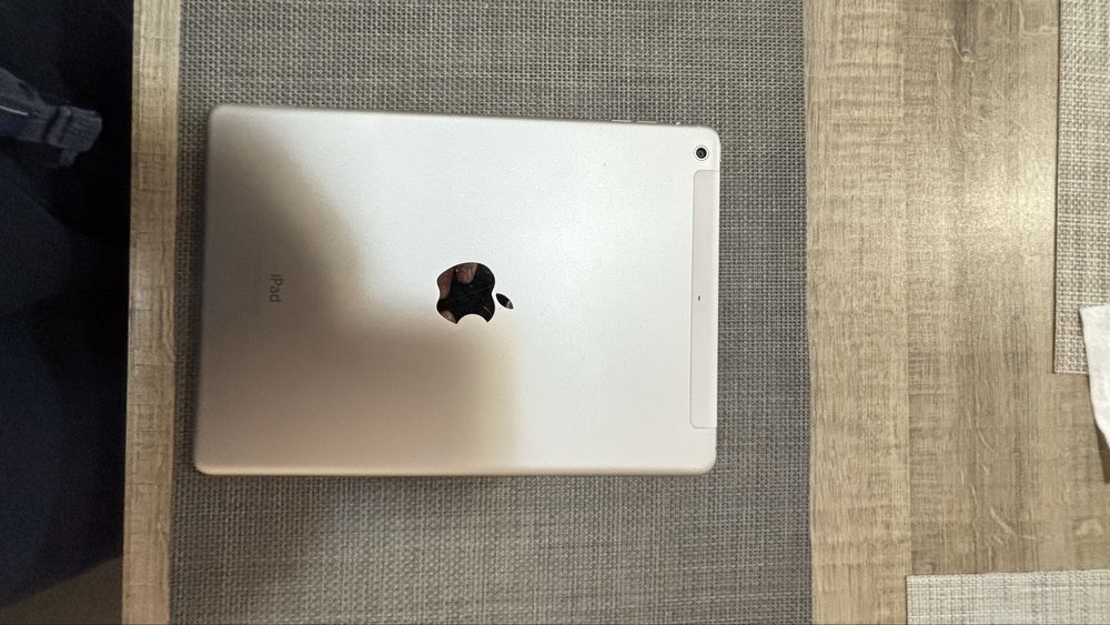 iPad Модел iPad Air 32GB