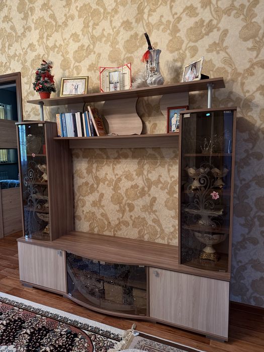 Срочно продается сервант и тв подставка