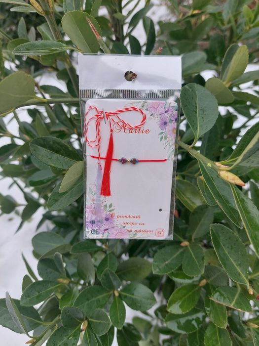 Martisor inimi hametit și aur 8k