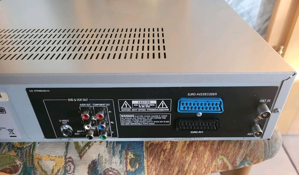 Grundig GDR 6460 VCR – VHS & DVD recorder