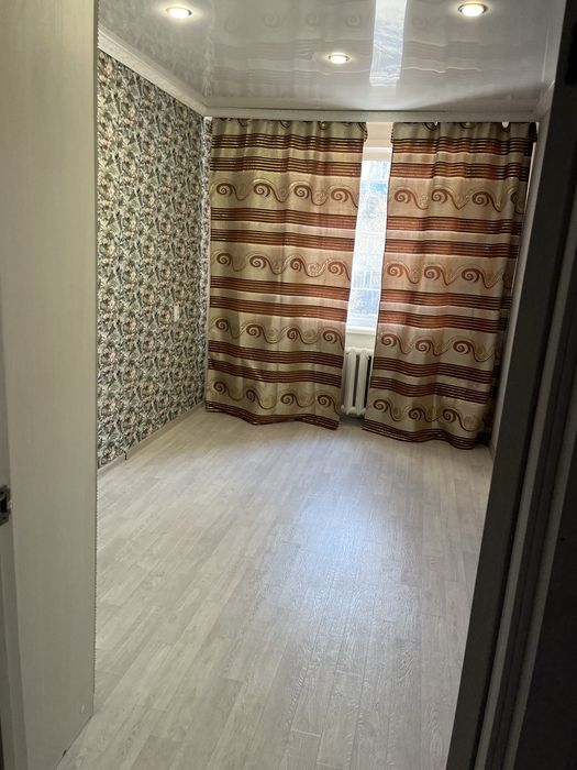 Сдам двух ком кв находиться по Б-Момышулы  .