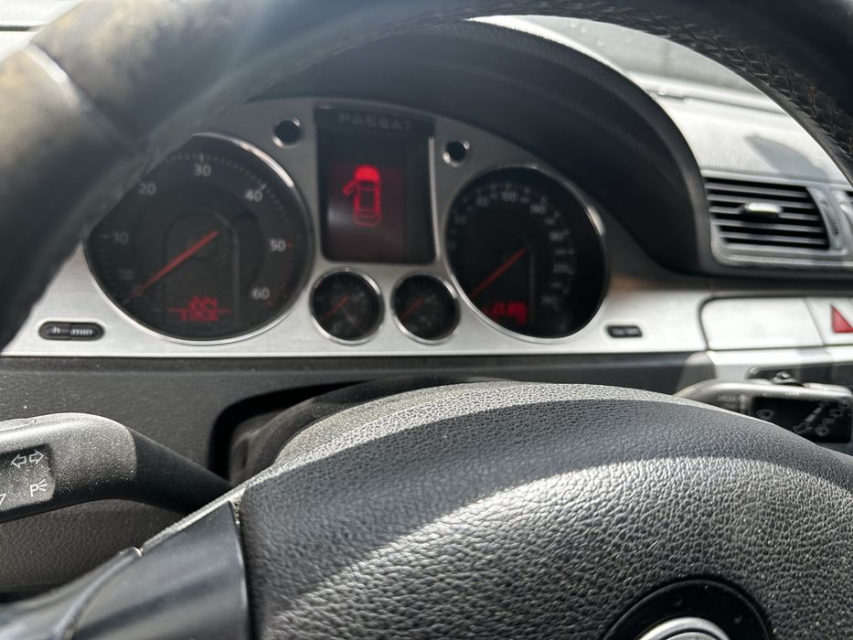 Dezmembrez vw passat b6 2.0 tdi bkp cutie manuala 6+1 t bixenon alcantara