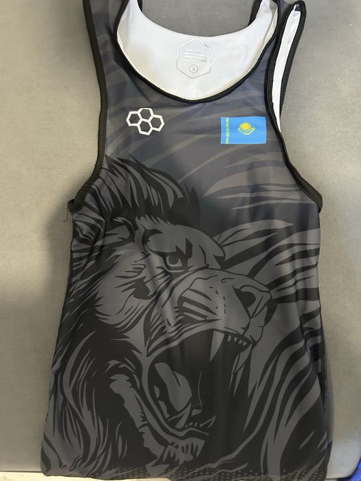 Борцовское трико красное и синее