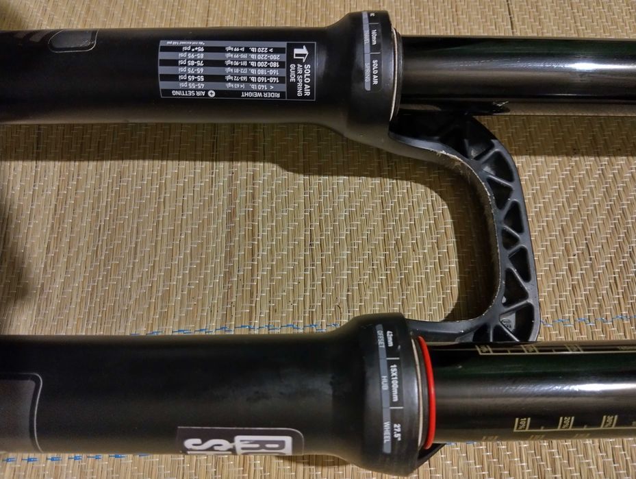 Вилка RockShox Yari RC [27.5] 170mm