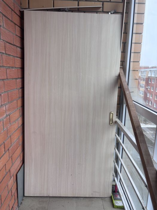 Двери купе срочно