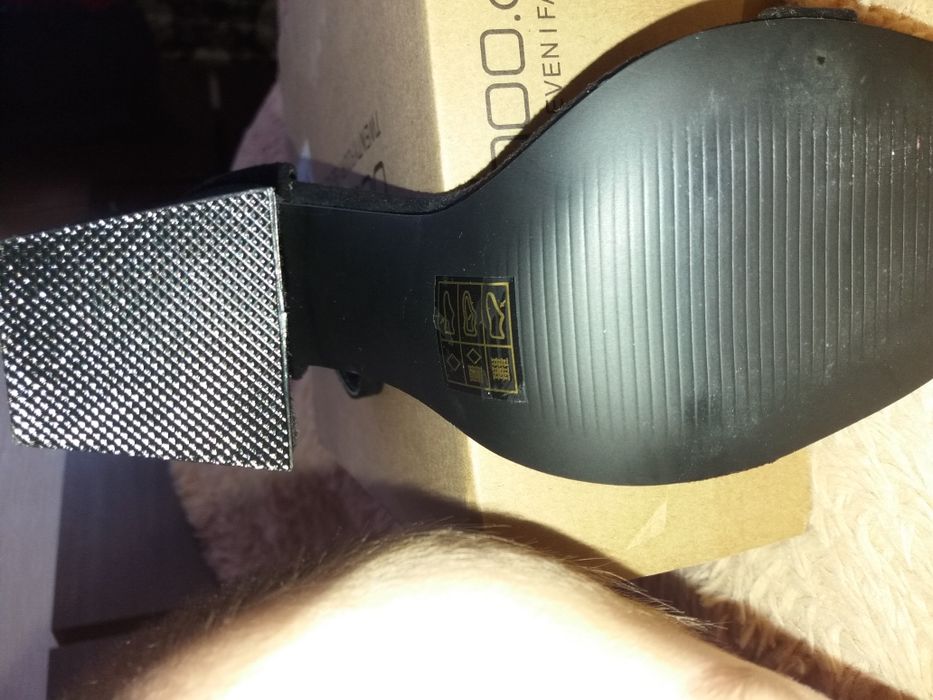 Продам туфли женские