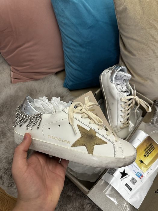 Adidasi Golden Goose din piele . Model nou .