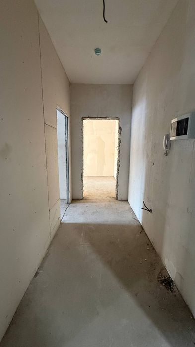 O'rikzor residence srochniga 2 xonali kvartira sotiladi 2/4/16