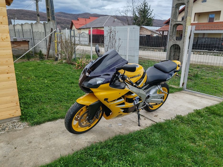 Motocicleta Kawasaki Ninja 600cc