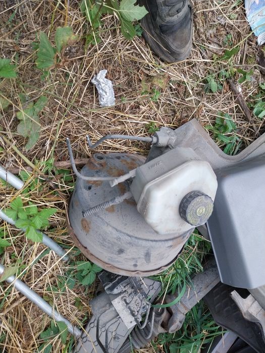 Vând pt Mercedes sprinter pompa frână și pompa abs