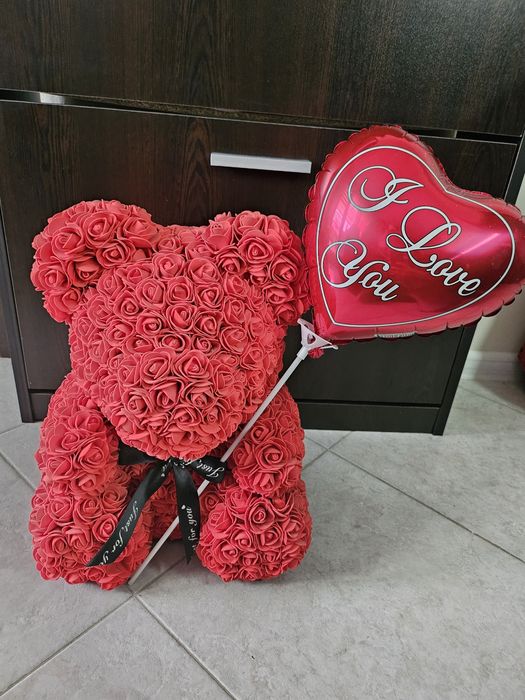 Мече от рози с панделка