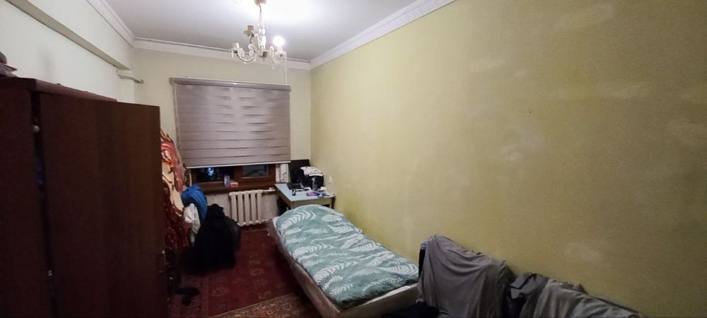 Продаётся 4 комнатная кваритра в центре города