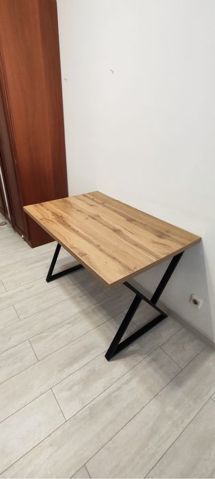 Продам компьютерный стол