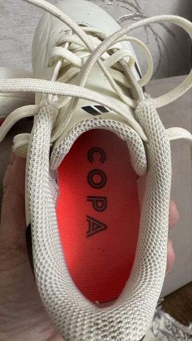 Продам бутсы адидас сора оригинал для мальчика